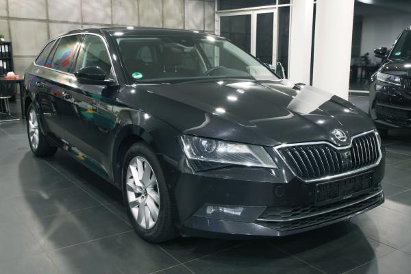 Škoda Superb 3 Combi Style 4x4 2.0 TDI 140kW DSG / Webasto / ALU 17''