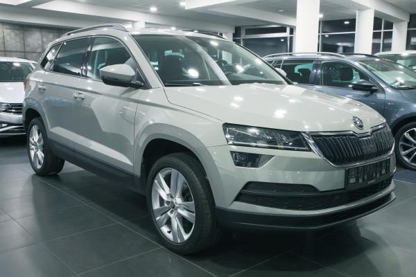Škoda Karoq Style 1.6 TDI 85kW / Webasto / ALU 18''