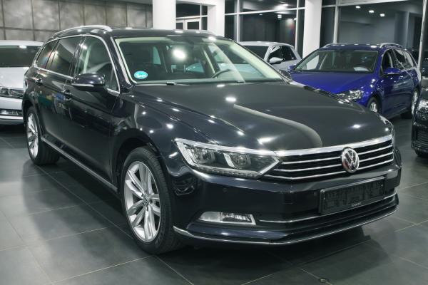 Volkswagen Passat B8 Variant Highline 2.0 TDI 110kW DSG / ALU 18''