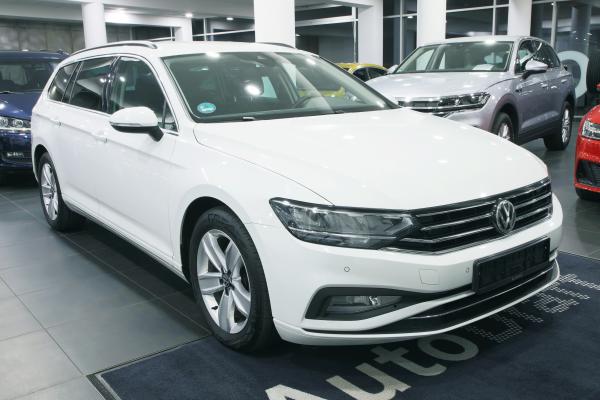 Volkswagen Passat B8 Variant Business 2.0 TDI 110kW DSG / Facelift 2020 / 2x sada ALU 17''