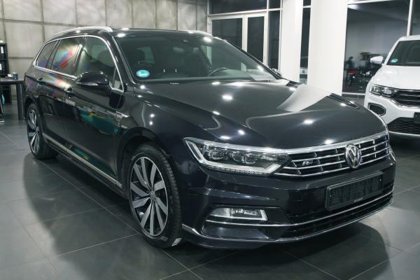 Volkswagen Passat B8 Variant Highline 4Motion 2.0 TDI 176kW DSG 4x4 R-Line / Active info Display / ALU 18''+ ALU 17''