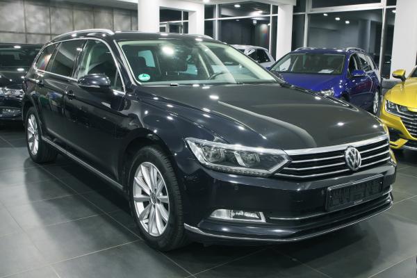Volkswagen Passat B8 Variant Highline 2.0 TDI 140kW DSG / Webasto / ALU 17"