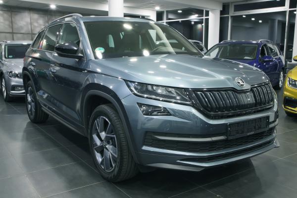 Škoda Kodiaq 2.0 TDI 140kW DSG 4x4 Sportline / Webasto / ALU 19''+ ALU 17''