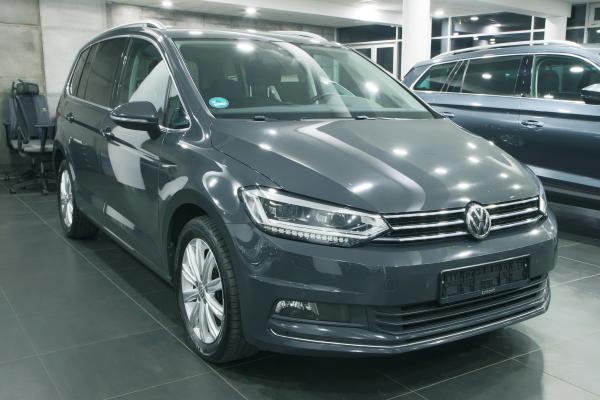 Volkswagen Touran Highline 2.0 TDI 140kW DSG / ALU 17''