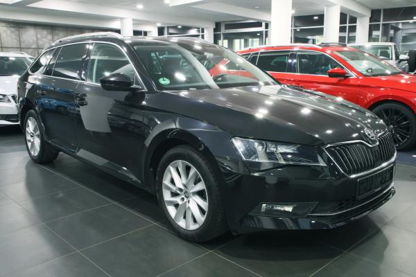 Škoda Superb 3 Combi Premium Edition 2.0 TDI 140kW 4x4 DSG / Webasto / ALU 17''