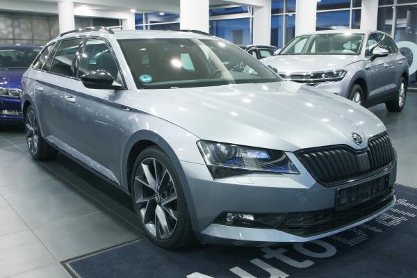 Škoda Superb 3 Combi 2.0 TDI 140kW Sportline / ALU 19''