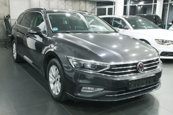 Volkswagen Passat B8 Variant Business 2.0 TDI 110kW DSG / Facelift 2020 / Virtual Cockpit / Matrix LED / ALU 16''