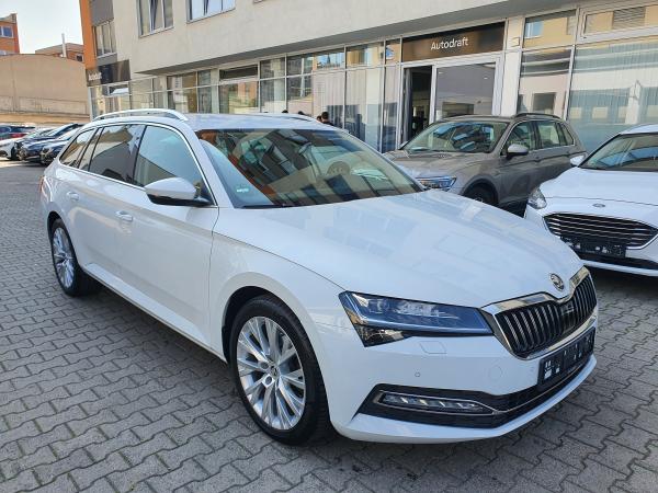 Škoda Superb 3 Combi Style 2.0 TDI 110kW DSG / Facelift / Webasto / Virtual cockpit / Matrix Led / ALU 18''+ ALU 17''