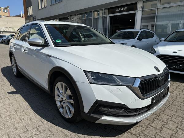 Škoda Octavia 4 Scout 2.0 TDI 147kW 4x4 DSG / Matrix Led / Virtual Cockpit / ALU 18''