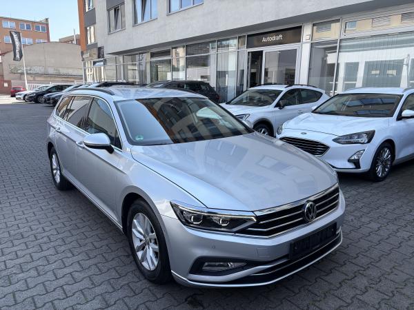 Volkswagen Passat B8 Variant 2.0 TDI 110kW DSG / Facelift / Matrix Led / Virtual Cockpit / ALU 16'' + zimní sada