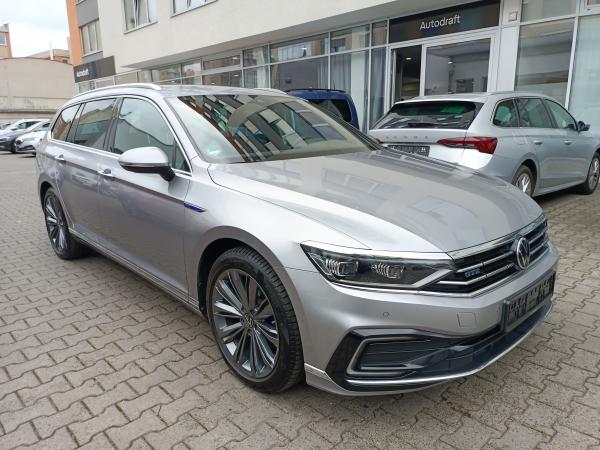 Volkswagen Passat B8 GTE Variant 1.4 eTSI Hybrid 160kW DSG Elegance / Virtual Cockpit / Matrix Led / AL8 18''+ ALU 17''