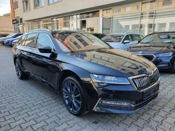 Škoda Superb 3 iV Combi Style 1.4 eTSI 160kW DSG / Facelift / Matrix Led / Virtual Cockpit / Webasto / ALU 19'' + ALU 17''